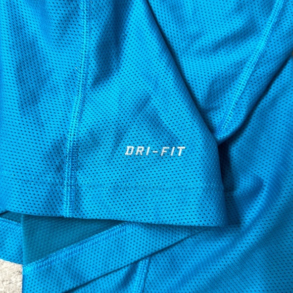 Nike Dri-Fit Active Wear Tank Top with built in sports bra - Picture 11 of 11